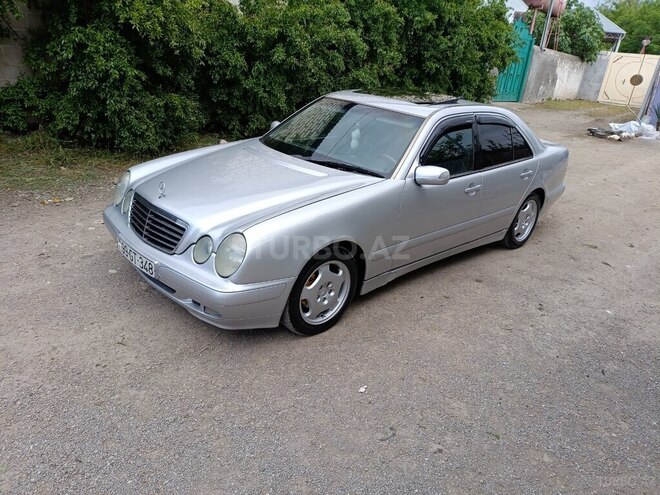Mercedes E 220-3