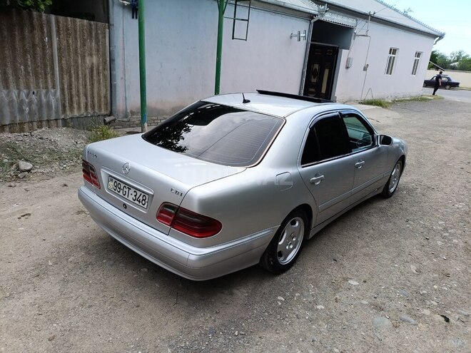 Mercedes E 220-8