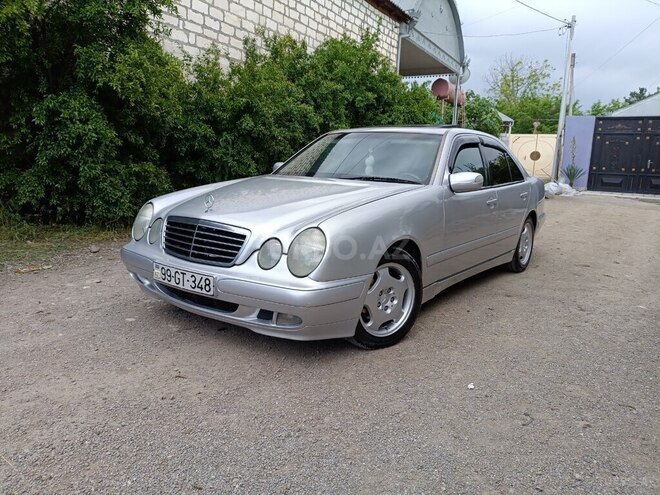 Mercedes E 220-12