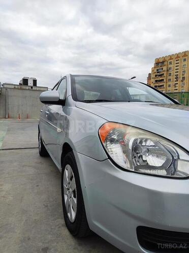 Hyundai Accent-4