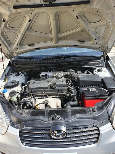 Hyundai Accent-8