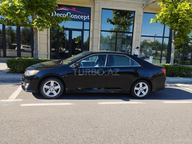 Toyota Camry-3