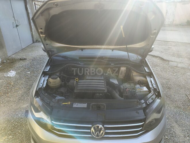 Volkswagen Polo-8