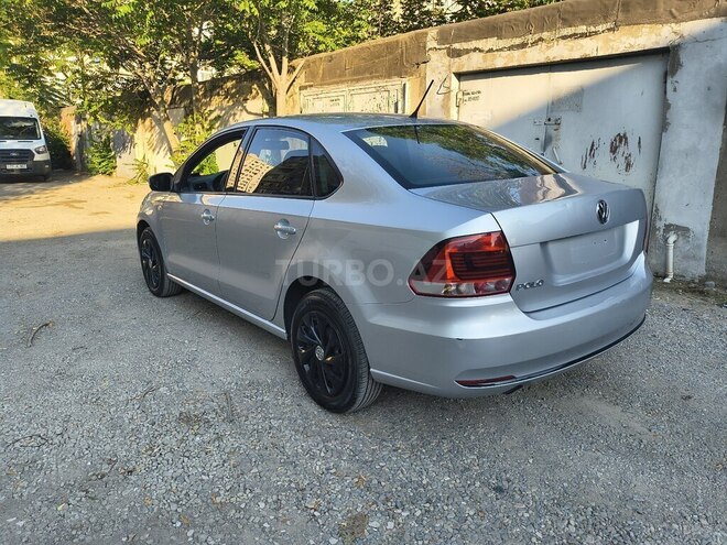 Volkswagen Polo-7