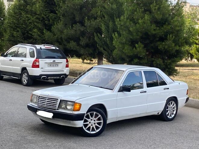 Mercedes 190-9