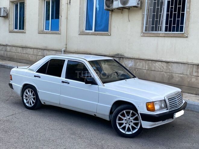 Mercedes 190-13