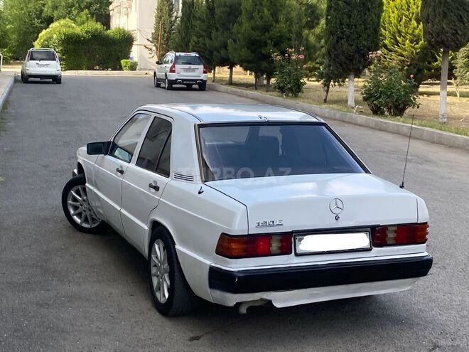 Mercedes 190-20