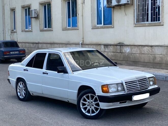 Mercedes 190-16