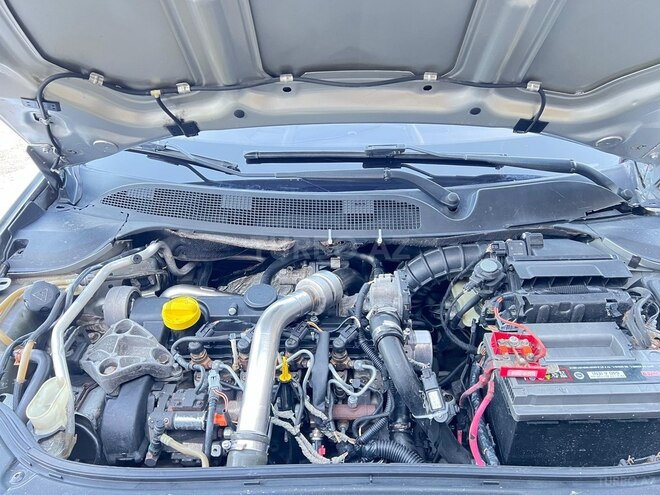 Renault Megane-12