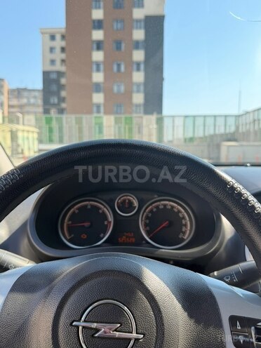 Opel Corsa-11