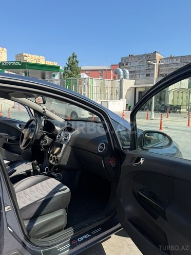 Opel Corsa-13