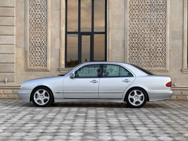 Mercedes E 280-7