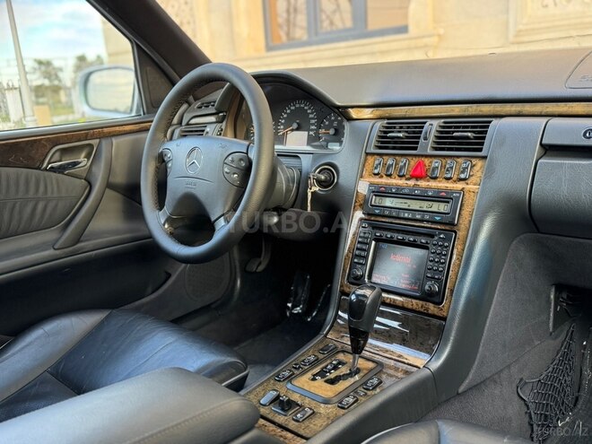 Mercedes E 280-15