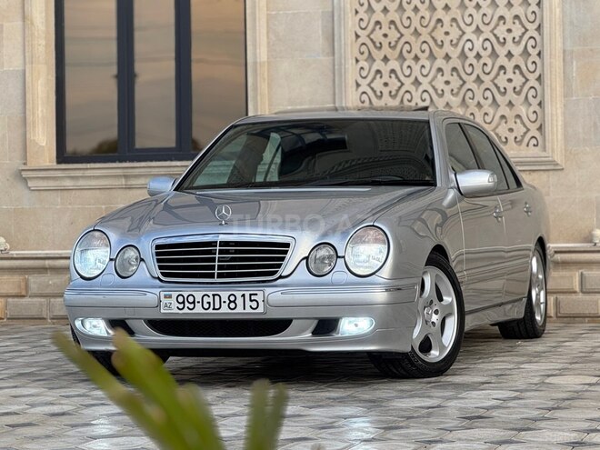 Mercedes E 280-1