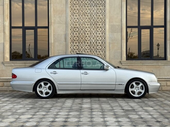 Mercedes E 280-6