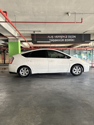Toyota Prius-5