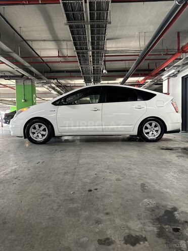 Toyota Prius-4