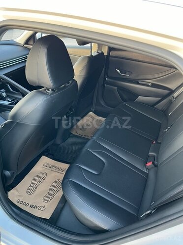 Hyundai Elantra-7