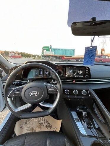 Hyundai Elantra-8