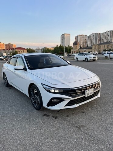 Hyundai Elantra-5