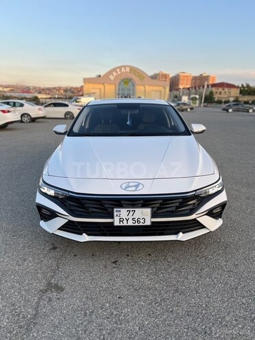 Hyundai Elantra-1