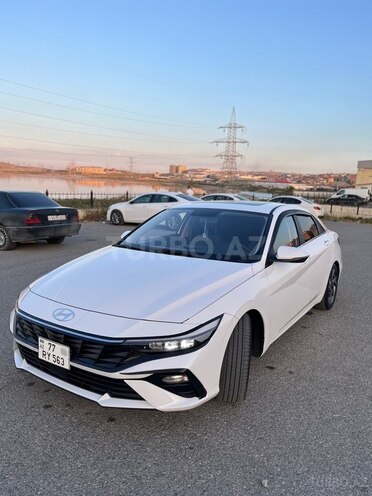 Hyundai Elantra-14