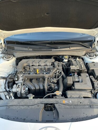 Hyundai Elantra-10