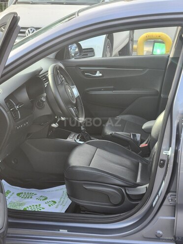 Kia Rio-10