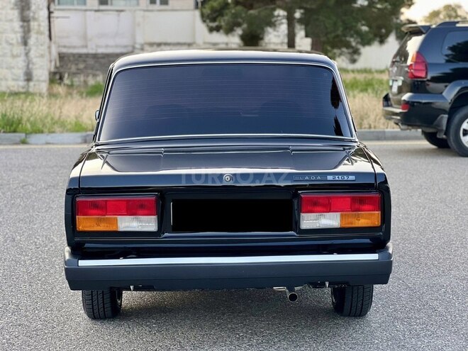 LADA (VAZ) 2107-2