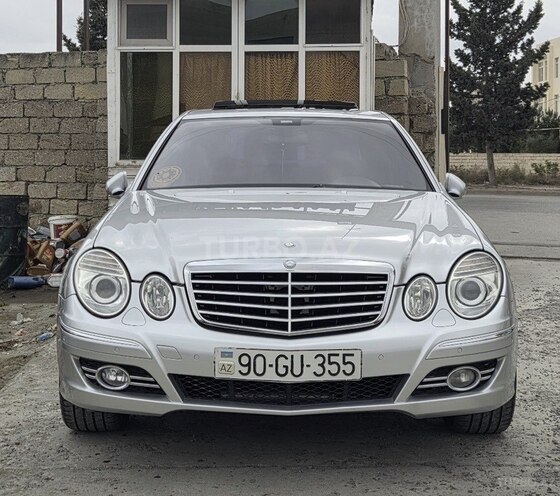 Mercedes E 240-1