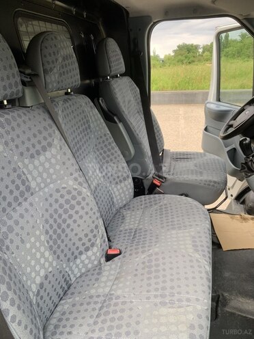 Ford Transit-7