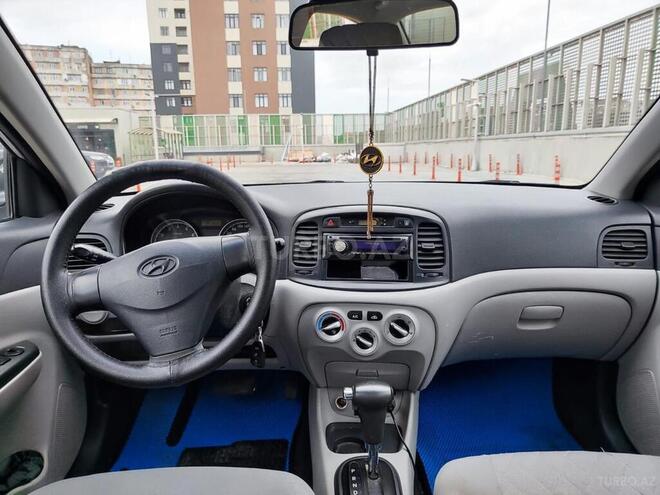 Hyundai Accent-9