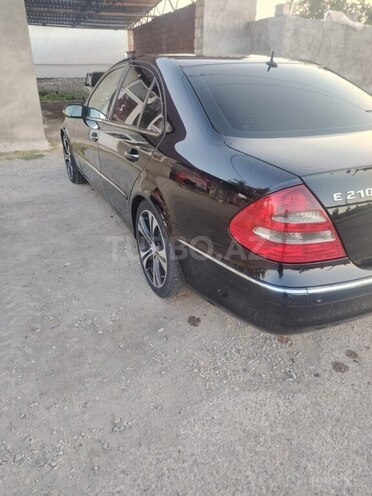 Mercedes E 270-5