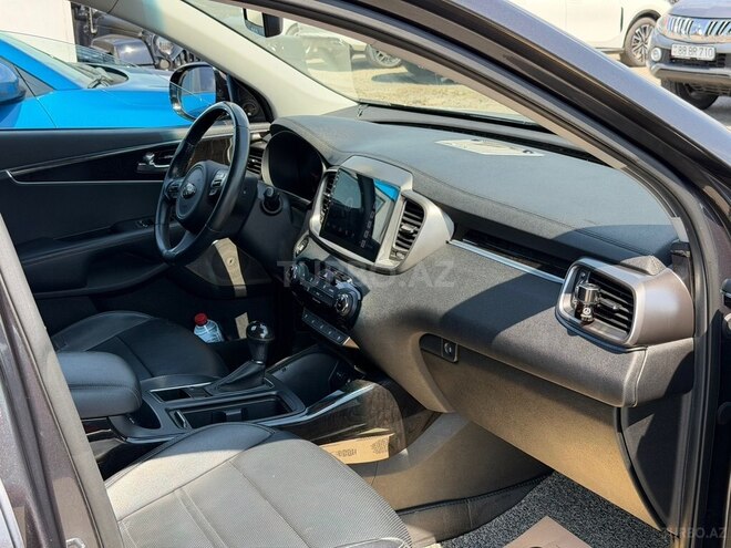 Kia Sorento-19