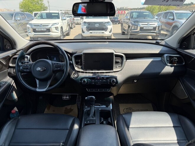 Kia Sorento-9