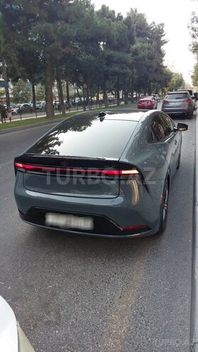 Toyota Prius-5