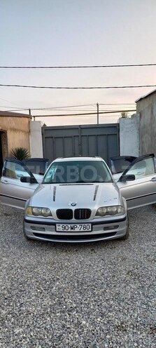 BMW 320-3