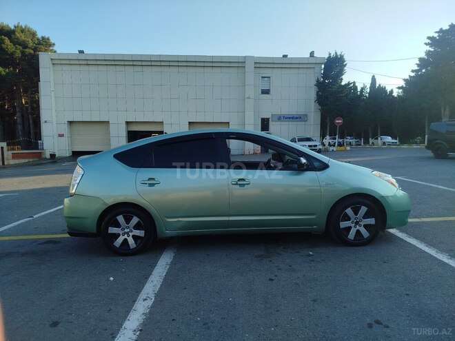 Toyota Prius-3