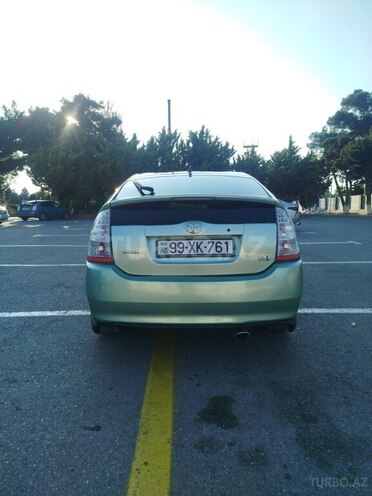 Toyota Prius-4