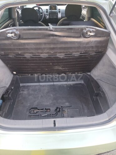 Toyota Prius-12