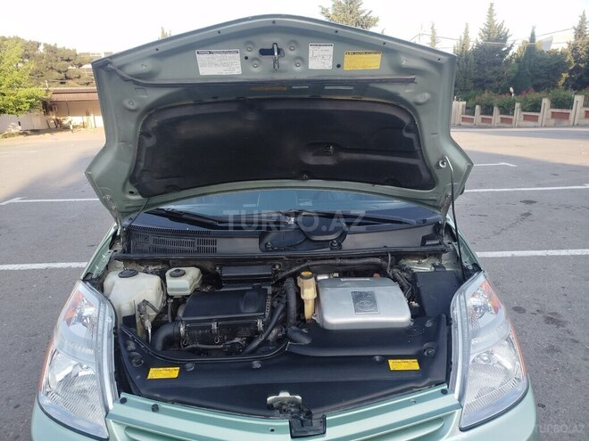 Toyota Prius-18