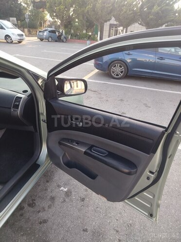 Toyota Prius-19