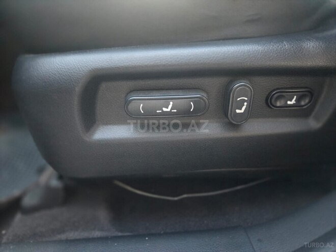 Hyundai Santa Fe-13