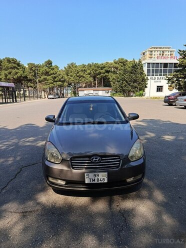 Hyundai Accent-1