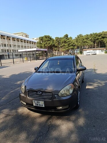 Hyundai Accent-4