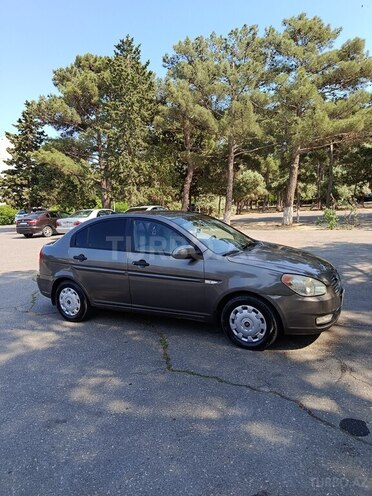 Hyundai Accent-6