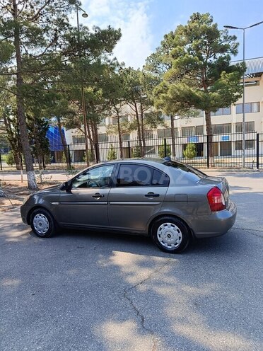 Hyundai Accent-7