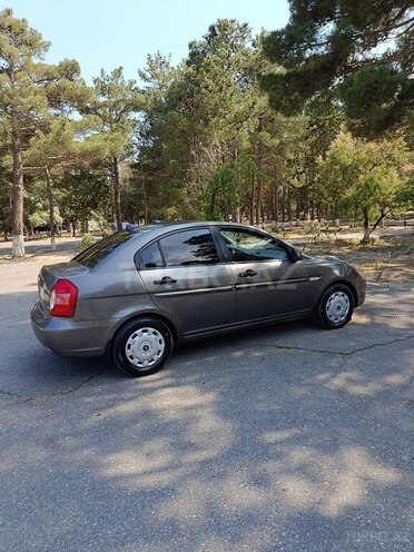 Hyundai Accent-8