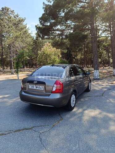 Hyundai Accent-9