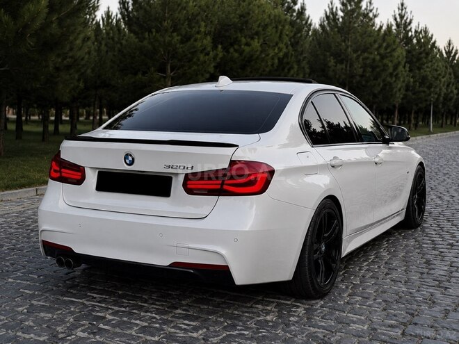 BMW 320d-4